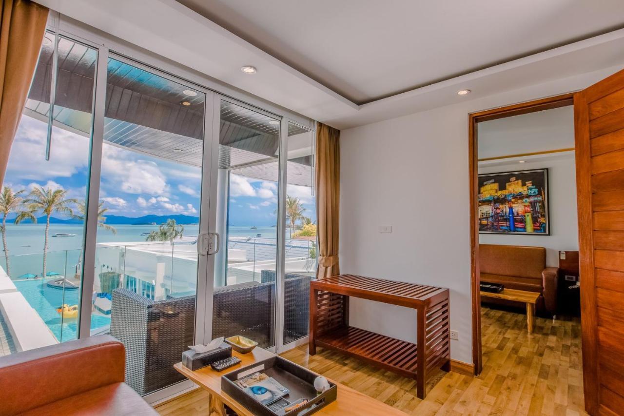 The Privilege Hotel Ezra Beach Club Praia de Bang Rak Exterior foto
