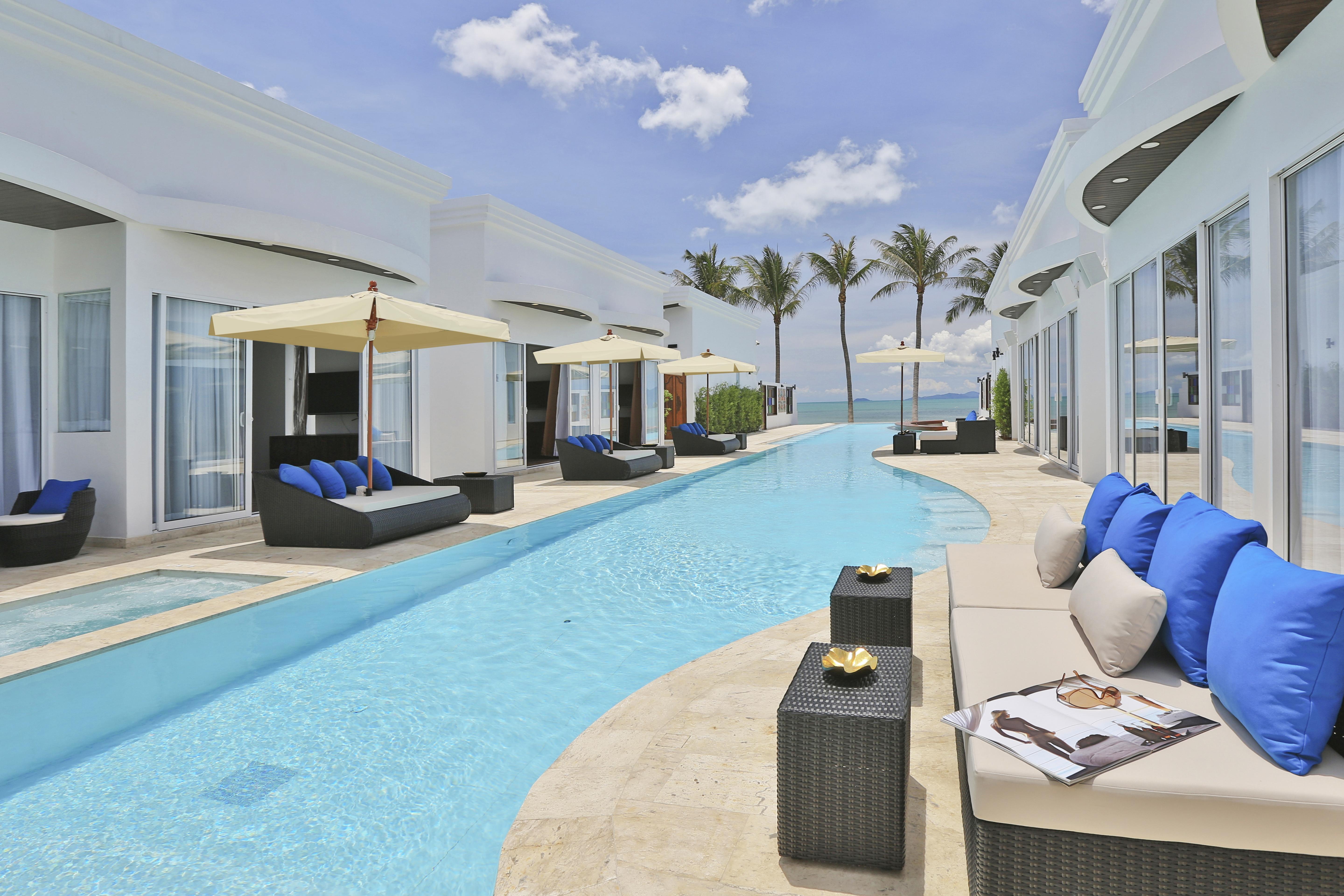 The Privilege Hotel Ezra Beach Club Praia de Bang Rak Exterior foto