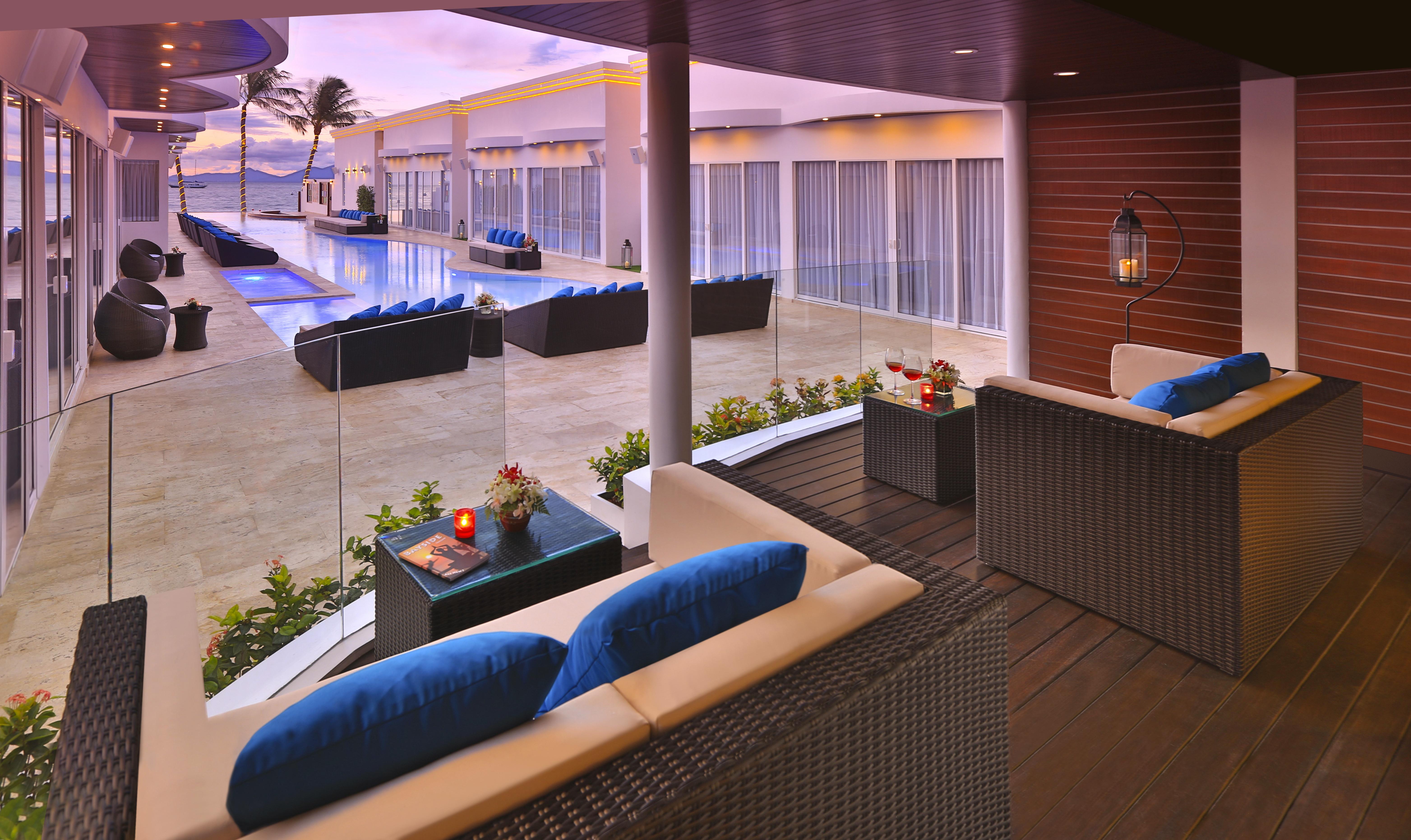 The Privilege Hotel Ezra Beach Club Praia de Bang Rak Exterior foto