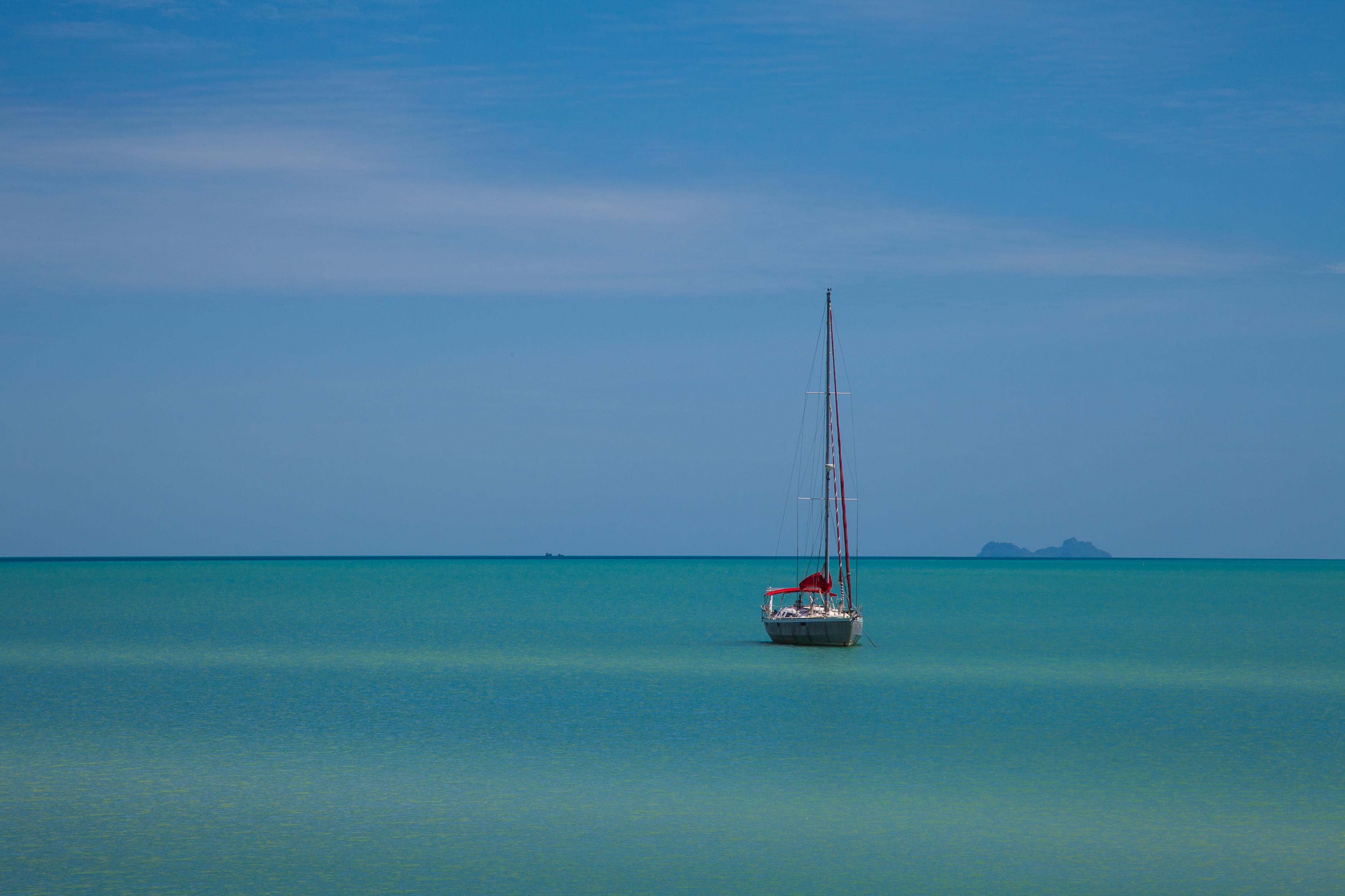 The Privilege Hotel Ezra Beach Club Praia de Bang Rak Exterior foto