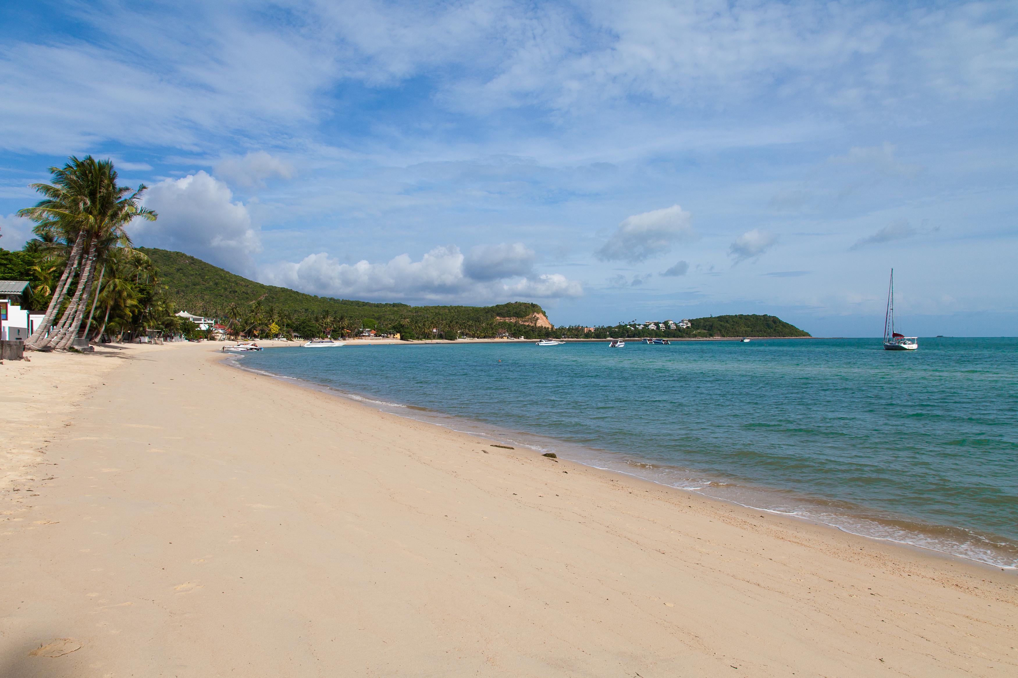The Privilege Hotel Ezra Beach Club Praia de Bang Rak Exterior foto