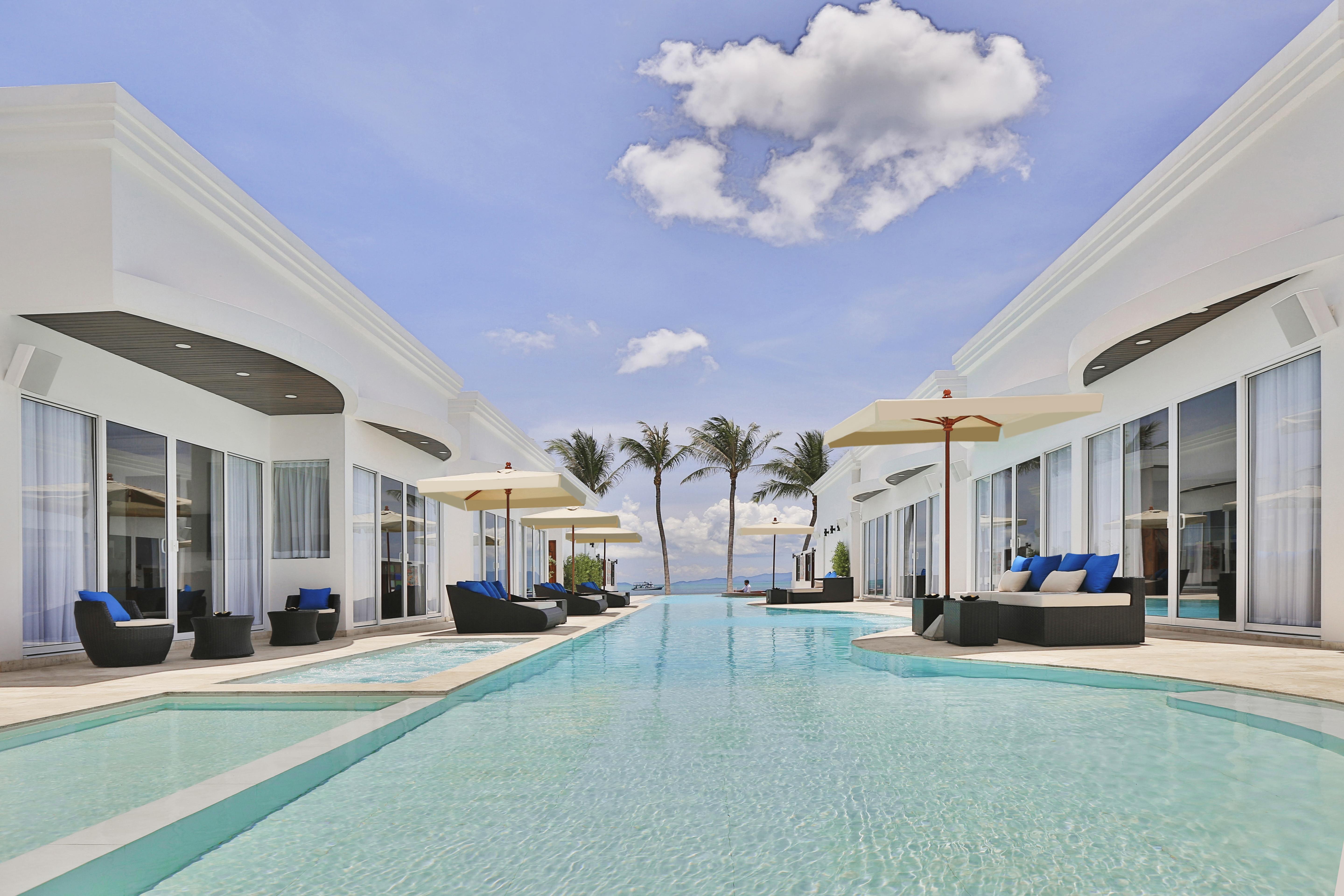 The Privilege Hotel Ezra Beach Club Praia de Bang Rak Exterior foto