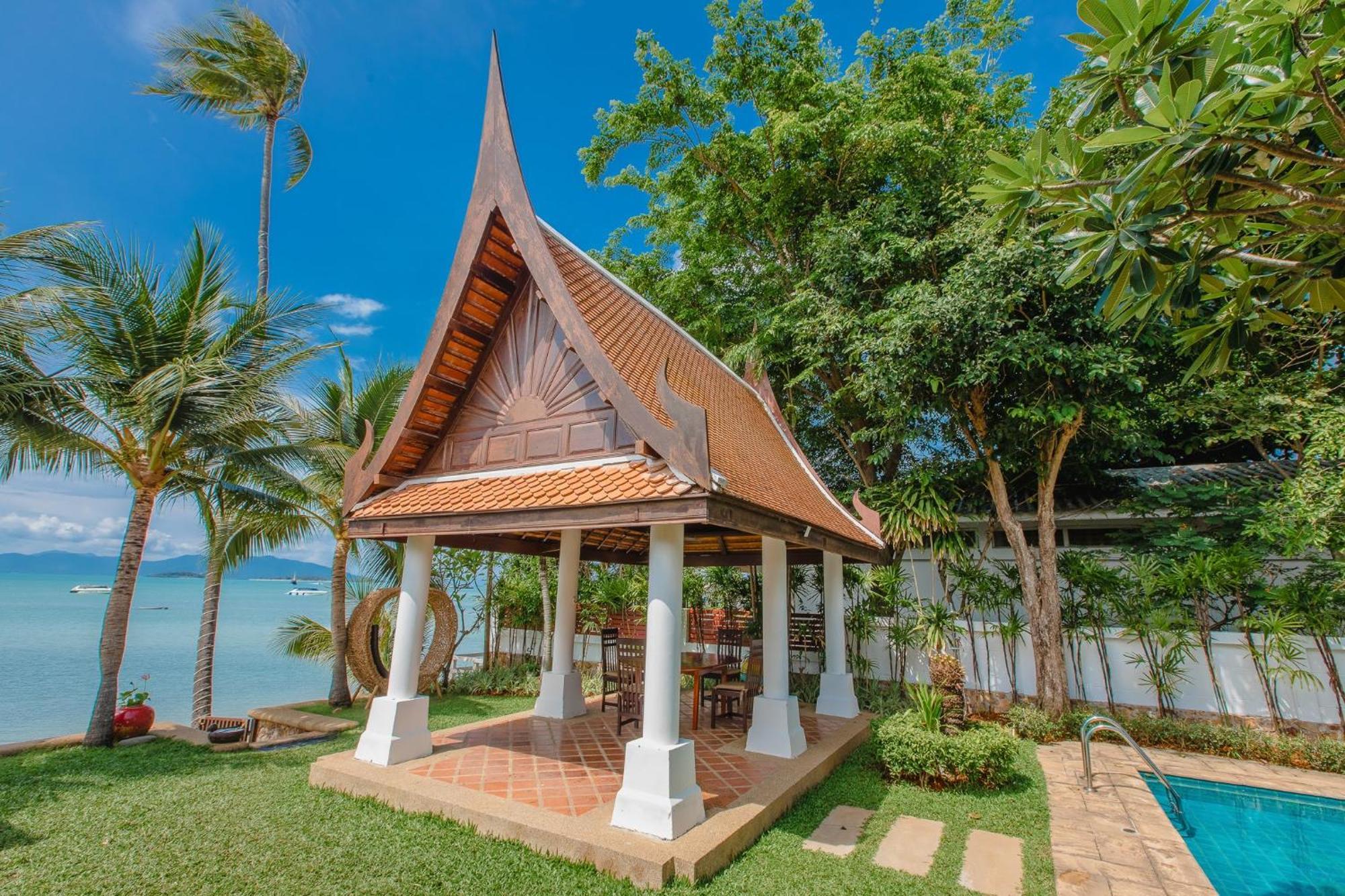 The Privilege Hotel Ezra Beach Club Praia de Bang Rak Exterior foto