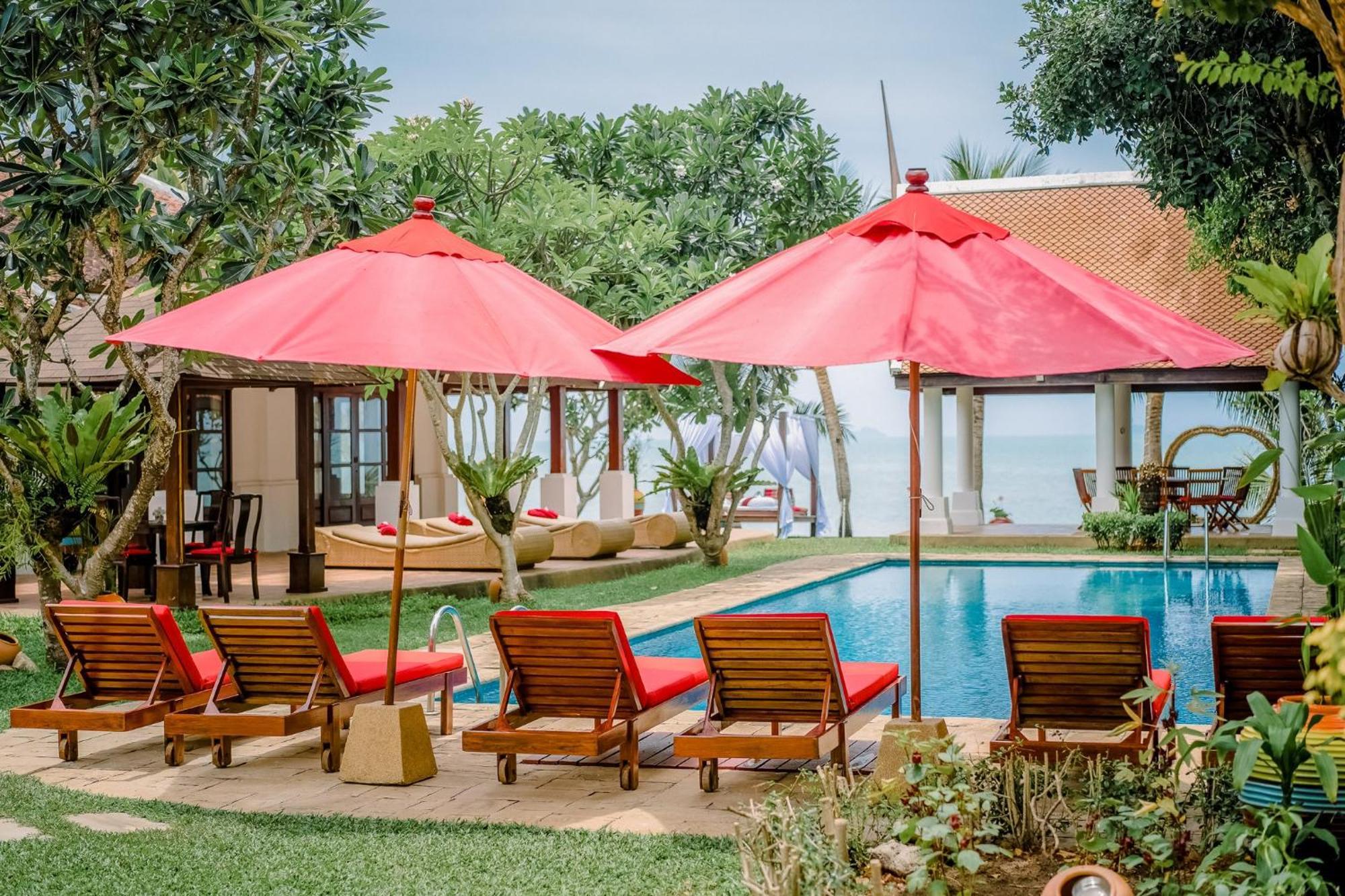 The Privilege Hotel Ezra Beach Club Praia de Bang Rak Exterior foto